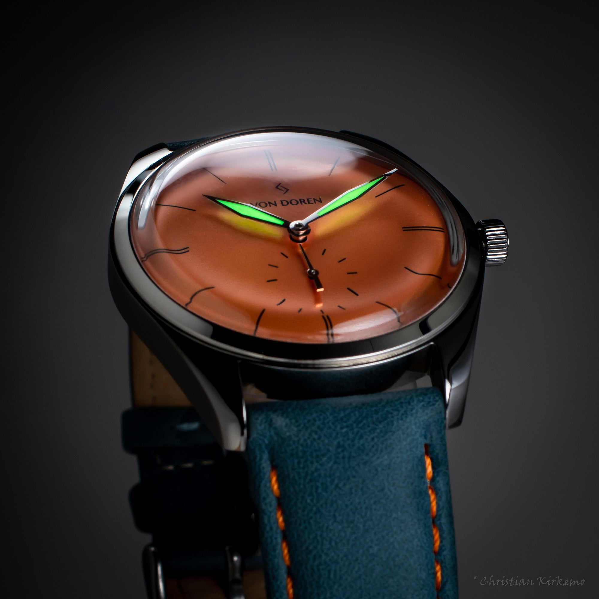 Von Doren Watch, Runde Mark II - Warm Yellow. In the dark, angled.