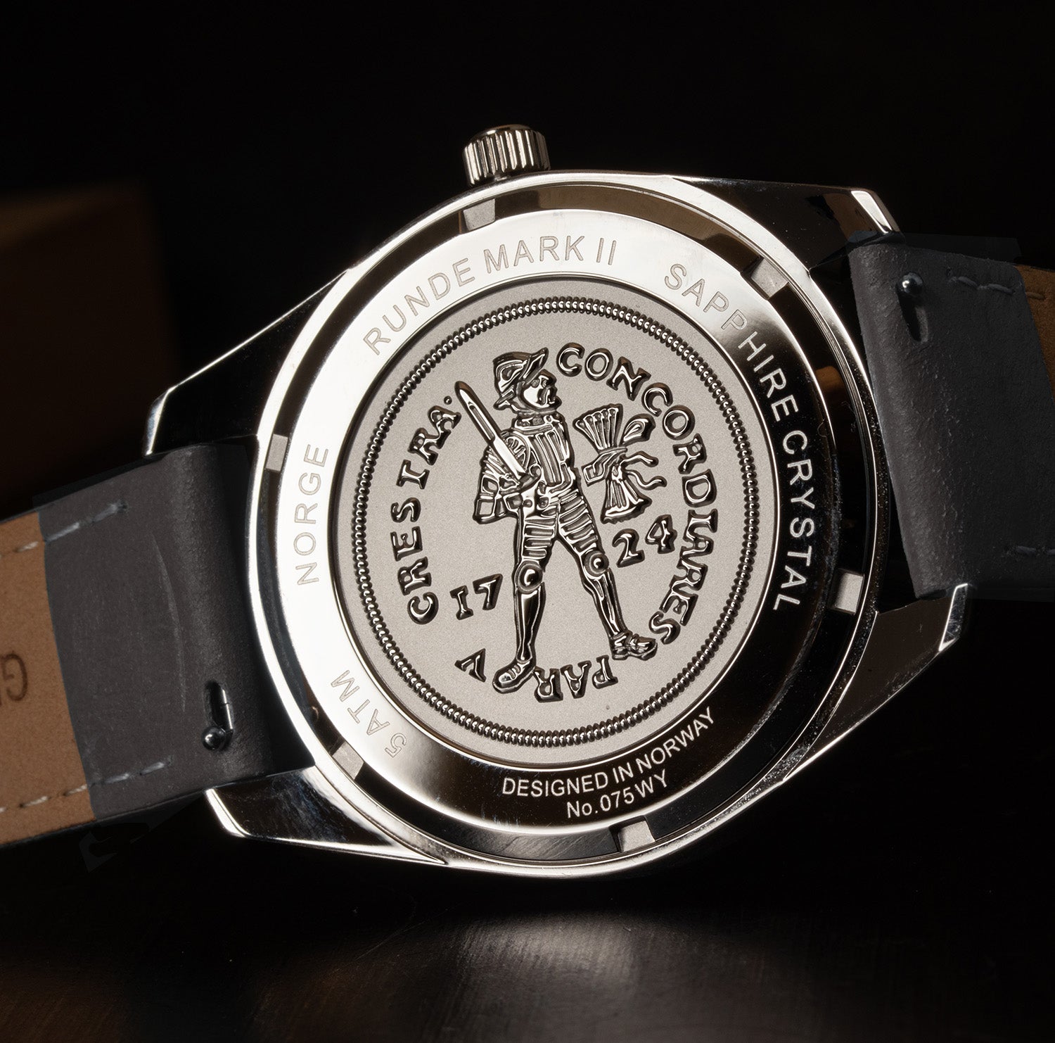 Von Doren Watch, Runde Mark II - Backcase