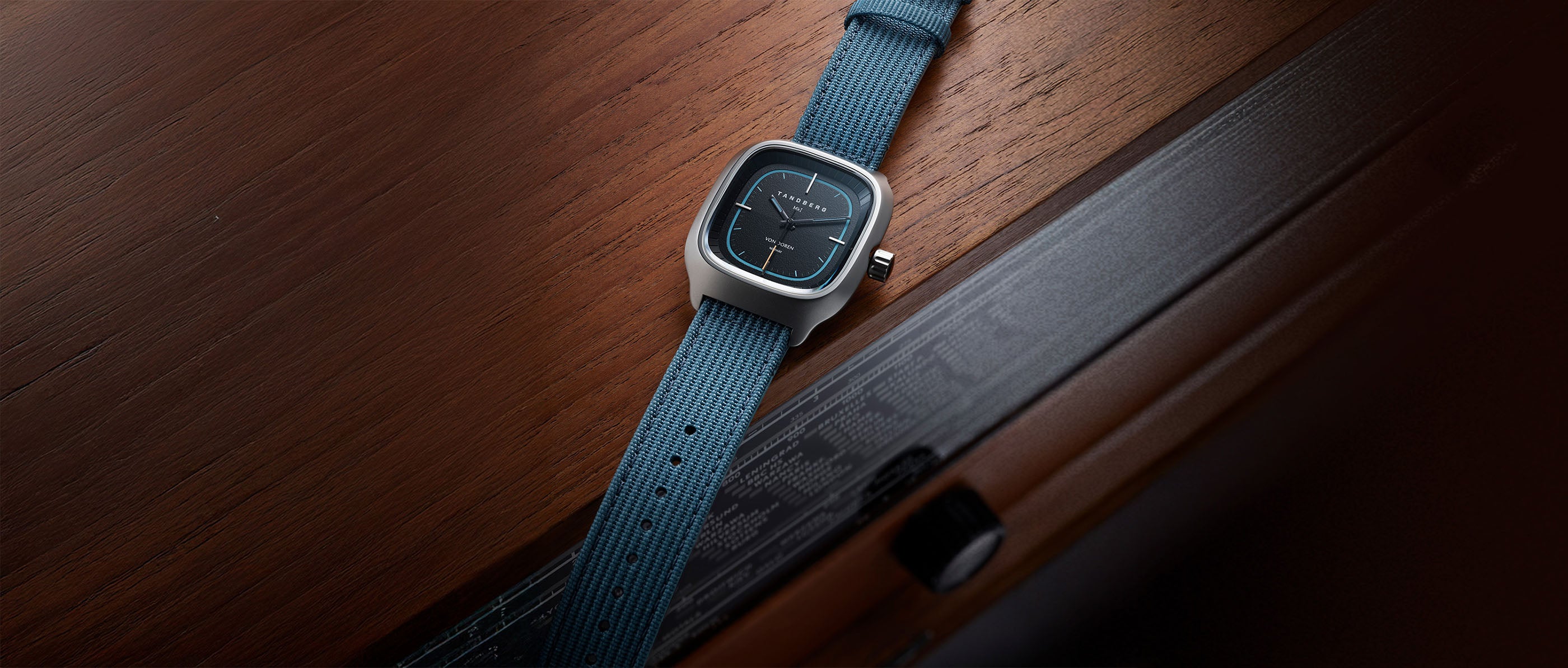 Von Doren Tandberg klokke sort - banner